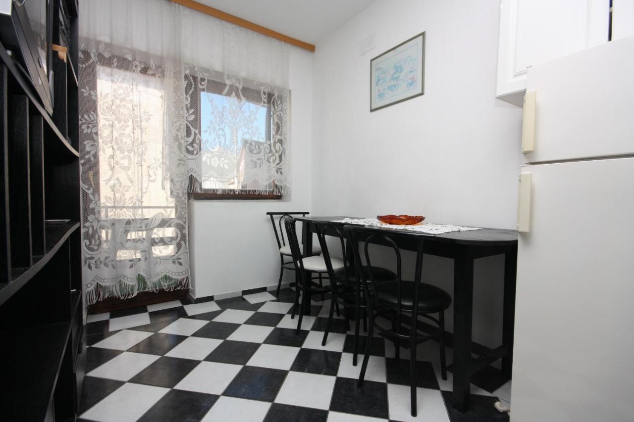 Apartments And Rooms By The Sea Bibinje, Zadar - 6199 Εξωτερικό φωτογραφία